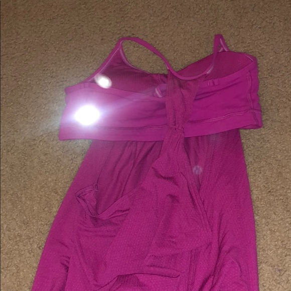 Size 4 lulu tank with built in bra - Picture 3 of 4